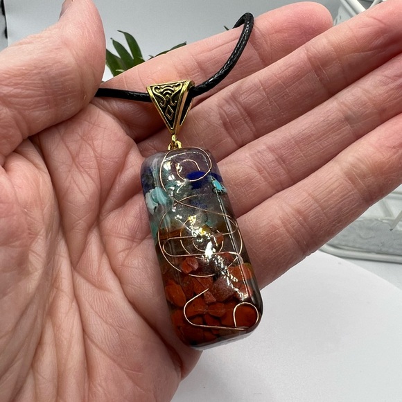 Resin‎ Pendant W/Stone Flecks on Cord Chain NEW - Picture 6 of 6